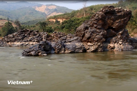 Ghềnh đá trên dòng sông Mekong. (Ảnh: Hùng Võ/Vietnam+)