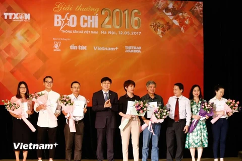 Báo VietnamPlus đoạt giải A giải báo chí TTXVN với chùm bài Thâm nhập thế giới lò gạch ma ở Sóc Sơn. (Ảnh: Minh Chiến/Vietnam+)