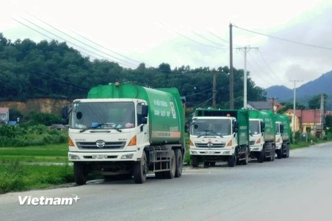 Người dân phong tỏa bãi rác Nam Sơn đã dỡ lán, cho xe lưu thông. (Ảnh: H.V/Vietnam+)