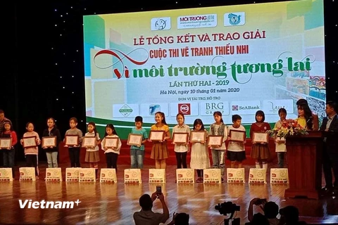 Lễ trao giải cuộc thi vẽ tranh thiếu nhi vì môi trường tương lai lần thứ 2 năm 2019. (Ảnh: Hùng Võ/Vietnam+)