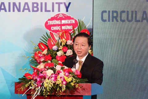Bộ trưởng Trần Hồng Hà phát biểu tại Hội nghị Khoa học Quốc tế Hanoi Geoengineering 2022. (Ảnh: CTV/Vietnam+)