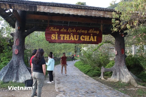 Bản du lịch cộng đồng Sì Thâu Chải nằm trên đỉnh núi cao 1.500m so với mực nước biển. (Ảnh: Hùng Võ/Vietnam+)