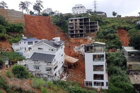 Vụ sạt lở đất ở thành phố Đà Lạt, tỉnh Lâm Đồng hồi cuối tháng 6/2023. (Nguồn ảnh: TTXVN)