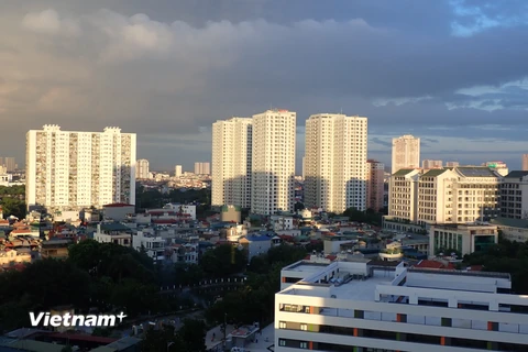 Giá rao bán chung cư tại Hà Nội đã tiệm cận Thành phố Hồ Chí Minh. (Ảnh: Hùng Võ/Vietnam+)