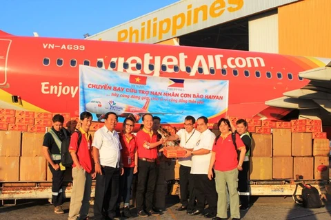 Chuyến bay cứu trợ của VietjetAir đã tới Philippines 