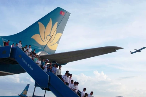 Khách nước ngoài móc túi trên máy bay Vietnam Airlines