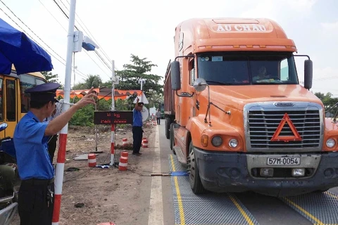 Bộ trưởng GTVT “đốc thúc” các tỉnh kiểm soát xe quá tải 