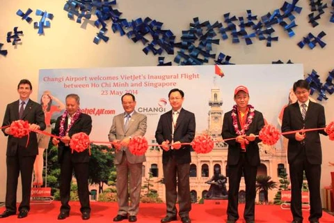 VietjetAir khai thác đường bay TP.HCM-Singapore 7 chuyến/tuần