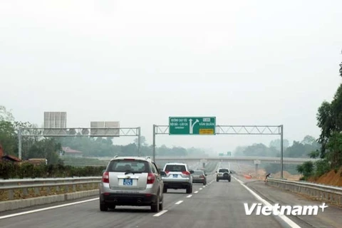 Thông xe thêm gần 25km đường cao tốc Nội Bài-Lào Cai