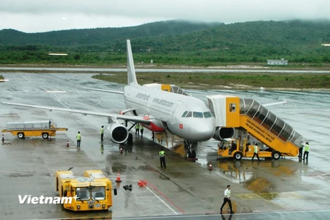 Máy bay của Jetstar báo có khói khi đang chuẩn bị cất cánh 