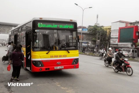 Thẻ điện tử xe buýt: Khó "đo" được sự trung thực của hành khách