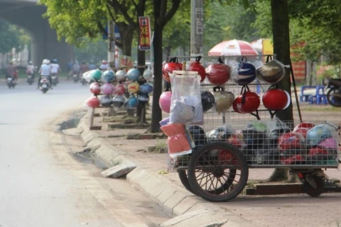 Mũ bảo hiểm rởm vẫn tràn lan vì các kẽ hở trong luật và quy chuẩn