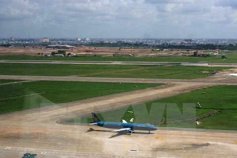 Đường băng sân bay Tân Sơn Nhất, Thành phố Hồ Chí Minh. (Ảnh: TTXVN)