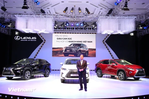 Lexus RX đời mới 2016 "chào hàng" tại Việt Nam giá hơn 3 tỷ đồng 