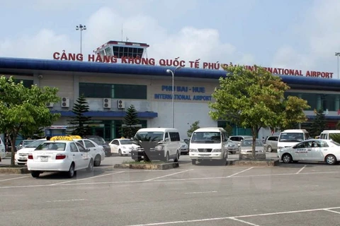 Toàn cảnh bên ngoài Cảng hàng không quốc tế Phú Bài. (Ảnh: Quốc Việt/TTXVN)