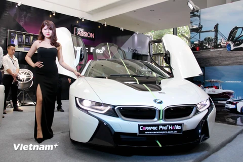 Siêu phẩm BMW i8 tại triển lãm BMW World Vietnam 2016. (Ảnh: Doãn Đức/Vietnam+)