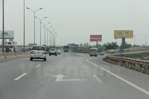 Phương tiện lưu thông trên tuyến đường cao tốc Pháp Vân-Cầu Giẽ. (Ảnh: Việt Hùng/Vietnam+)