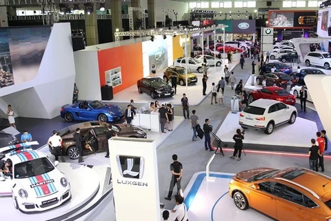 Tháng Tám, doanh số bán hàng của toàn thị trường Việt đạt 23.540 xe, giảm 17% so với tháng 7/2016. (Ảnh: Doãn Đức/Vietnam+)