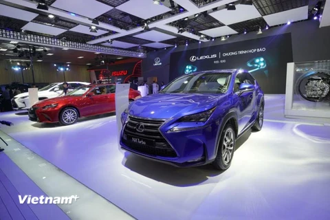 Gian hàng Lexus Việt Nam nổi bật tại triển lãm Vietnam Motor Show 2016 với những mẫu xe đẳng cấp. (Ảnh: Doãn Đức/Vietnam+)
