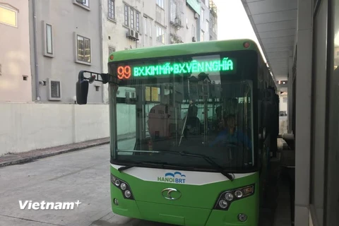 Tuyến buýt nhanh BRT Kim Mã-bến xe Yên Nghĩa sẽ chạy thử để khớp nối kỹ thuật từ ngày 15/12. (Ảnh: Việt Hùng/Vietnam+)