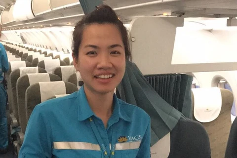 Chị Nguyễn Ánh Tuyết, nhân viên Trung tâm phục vụ trên tàu-VIAGS Nội Bài. (Ảnh: Vietnam Airlines cung cấp)