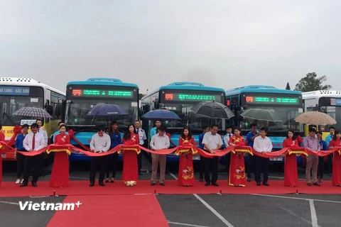 Tổng công ty Vận tải mở thêm tuyến buýt số 93 có lộ trình Nam Thăng Long-Bắc Sơn. (Ảnh: Việt Hùng/Vietnam+)