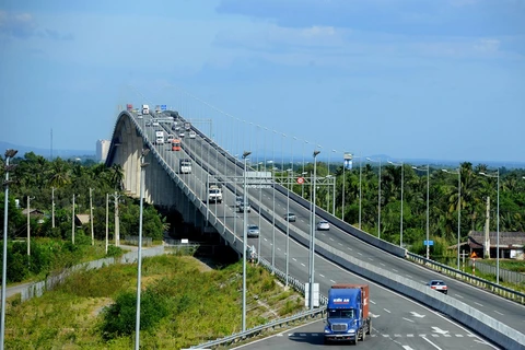 Phương tiện lưu thông qua cầu Long Thành trên tuyến cao tốc Thành phố Hồ Chí Minh-Dầu Giây. (Ảnh: VEC cung cấp)
