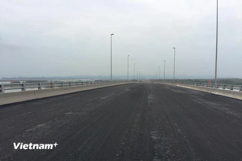 Dự án đường ôtô Tân Vũ-Lạch Huyện đang hoàn thiện nốt các hạng mục cuối cùng để thông xe và đưa vào khai thác. (Ảnh: Việt Hùng/Vietnam+)