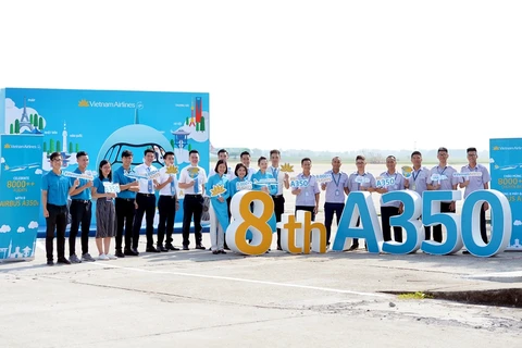 Vietnam Airlines chào đón hành khách trên máy bay Airbus A350 thứ 8, đánh dấu hơn 8.000 chuyến bay an toàn. (Ảnh: Vietnam Airlines cung cấp)