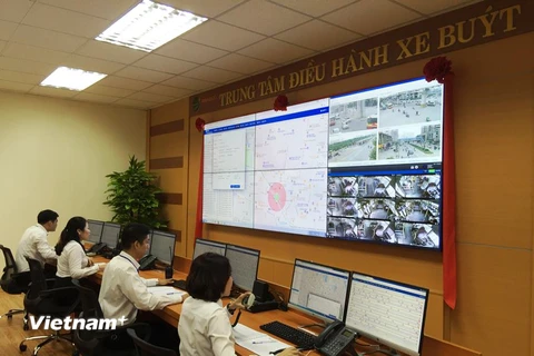 Trung tâm điều hành xe buýt là đầu não điều hành hoạt động của 92 tuyến với trên 1.000 xe buýt của Hà Nội. (Ảnh: Việt Hùng/Vietnam+)