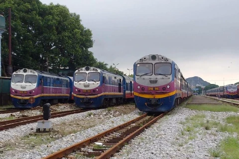 Trước 4 giờ sáng ngày 13/10, ngành đường sắt sẽ thông đường số 1 ga Lâm Giang với tốc độ 5km/giờ. (Ảnh: Câu lạc bộ yêu đường sắt Việt Nam)