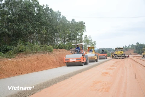 Dự án đường cao tốc Bắc Giang-Lạng Sơn được chốt thông tuyến vào cuối năm 2019. (Ảnh: Việt Hùng/Vietnam+)