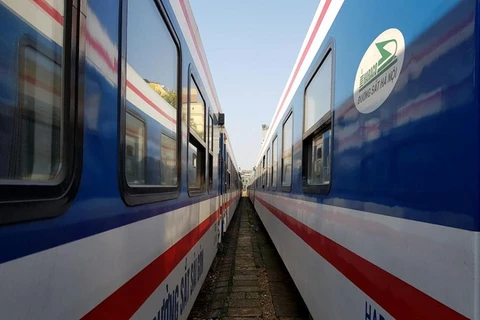 Ngành đường sắt đưa thêm hàng loạt đoàn tàu khách ‘5 sao’ vào khai thác trên tuyến đường sắt Thống Nhất. (Ảnh: Câu lạc bộ yêu Đường sắt Việt Nam)
