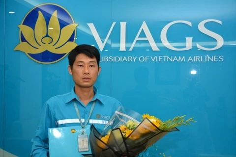 Anh Nguyễn Chí Cường, nhân viên Trung tâm phục vụ trên tàu VIAGS Nội Bài, công ty con của Vietnam Airlines. (Ảnh: Vietnam Airlines cung cấp) 