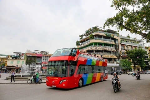 Chiếc xe buýt 2 tầng đầu tiên mang tên City Tour đã được vận hành trên đường phố Hà Nội vào cuối tháng Năm vừa qua. (Ảnh: Minh Sơn/Vietnam+)