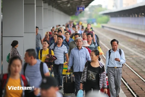 Ngành đường sắt đưa đoàn tàu Bắc-Nam 5 sao vào vận hành, khai thác được hành khách đánh giá cao về chất lượng dịch vụ. (Ảnh: Minh Sơn/Vietnam+)