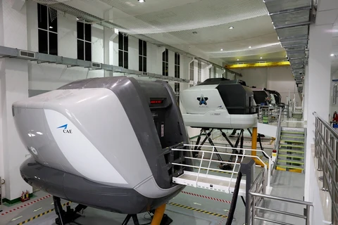 Hệ thống Tổ hợp buồng lái mô phỏng máy bay (SIM) đầu tiên tại Việt Nam. (Ảnh: VNA cung cấp)