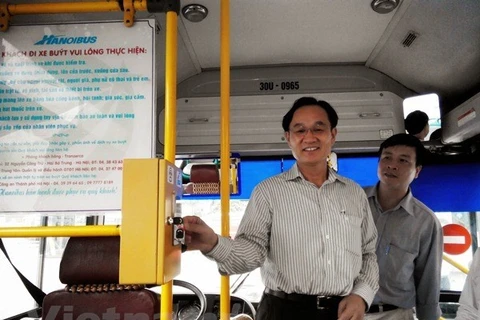 Trước đó, Hà Nội đã thí điểm vé tháng điện tử xe buýt trên tuyến Giáp Bát-Cầu Giẽ. (Ảnh: Việt Hùng/Vietnam+)