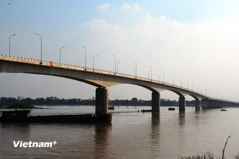 Cầu Việt Trì-Ba Vì bắc qua sông Hồng đã được thông xe. (Ảnh: Việt Hùng/Vietnam+)