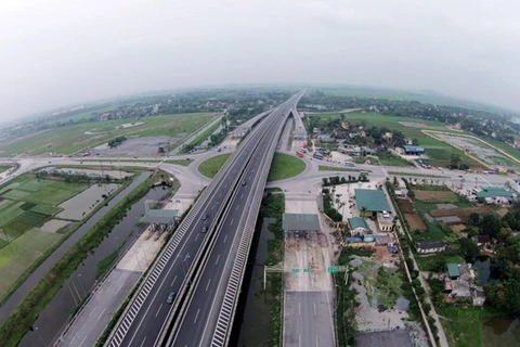 Tuyến đường cao tốc Cầu Giẽ-Ninh Bình nhìn từ trên cao. (Ảnh: VEC cung cấp)
