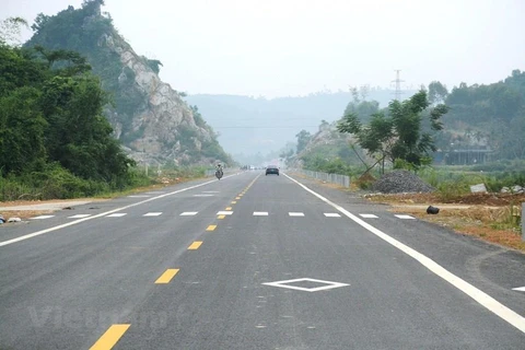 Sau khi dự án thông xe, đường đi từ Hà Nội-Hòa Bình rút ngắn được 20km và cả thời gian lưu thông. (Ảnh: Việt Hùng/Vietnam+)