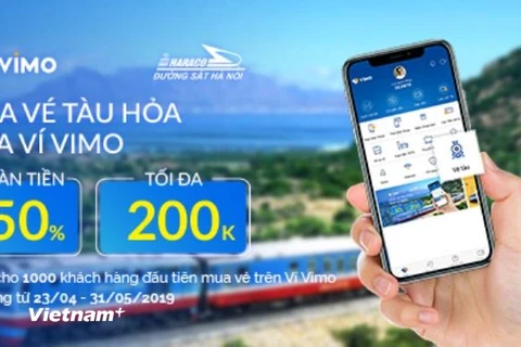 Hành khách sẽ có thêm lựa chọn thanh toán điện tử khi mua vé tàu. (Ảnh: Trâm Anh/Vietnam+)