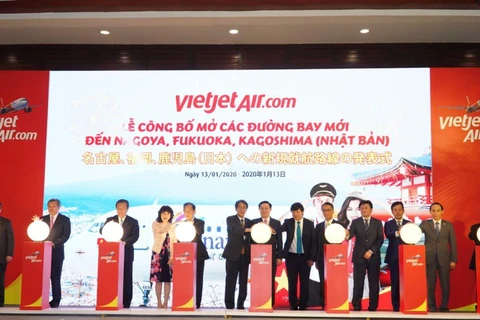 Nghi thức chính thức công bố 5 đường bay mới kết nối Hà Nội, Thành phố Hồ Chí Minh, Đà Nẵng với Nagoya, Fukushima và Kagoshima. (Ảnh: CTV/Vietnam+)
