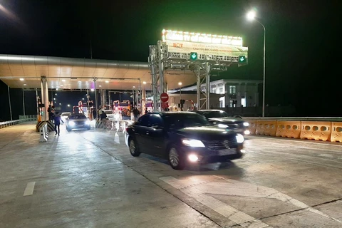 Tuyến đường cao tốc Bắc Giang-Lạng Sơn đã chính thức được thông xe và đưa vào khai thác vận hành miễn phí trong dịp Tết Canh Tý. (Ảnh: Việt Hùng/Vietnam+)