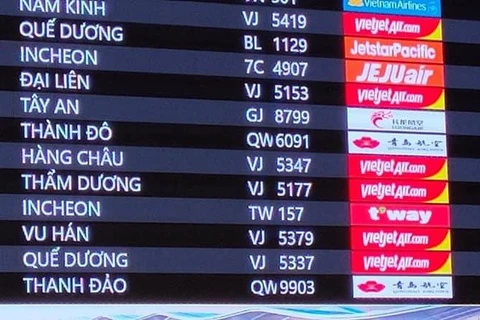 Hình ảnh thông báo lịch các chuyến bay đến cảng Cam Ranh (Nguồn: CTV)