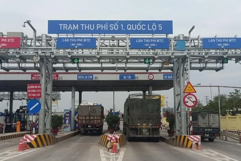 Trạm thu phí trên Quốc lộ 5 chính thức thu phí tự động không dừng từ ngày 12/3 tới. (Ảnh: Việt Hùng/Vietnam+)