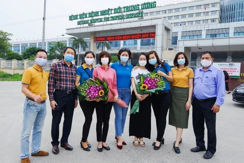 Hai tiếp viên Vietnam Airlines mắc COVID-19 đã khỏi bệnh, xuất viện và sẵn sàng trở lại trên những chuyến bay. (Ảnh: CTV/Vietnam+)