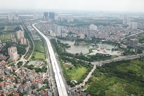 Dự án cầu cạn Mai Dịch-Nam Thăng Long đang được gấp rút hoàn thành kịp theo tiến độ vào tháng 9/2020. (Nguồn: Vietnam+)