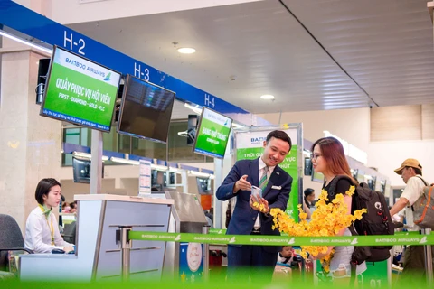 Bamboo Airways đã ra mắt các thẻ bay trả trước có thể trả góp 0% qua ngân lượng. (Ảnh: CTV/Vietnam+)