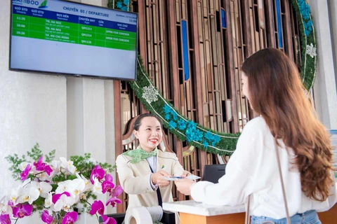 Hành khách đi hãng hàng không Bamboo Airways có thể làm thủ tục chuyến bay ngay tại khu nghỉ dưỡng của quần thể FLC. (Ảnh: CTV/Vietnam+)